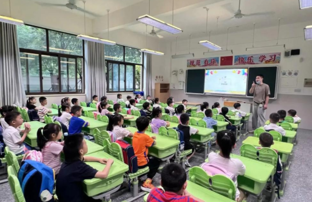 为什么同样的教育方法在学校有效在家里却失灵了不得不思考