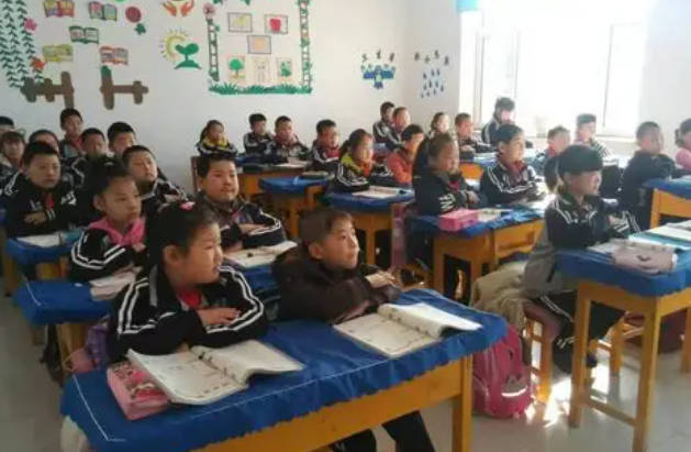 检课体系为数字引擎打通课前学情确诊课中动态捕捉课后数据复盘