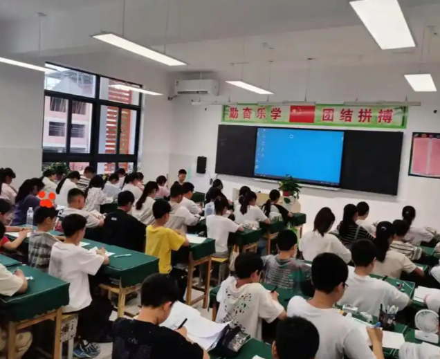 筑牢教育公正保障线学校将教育资助作为饯别教育公正的重要行动 筑牢教育公正保障线学校将教育资助作为饯别教育公正的重要行动